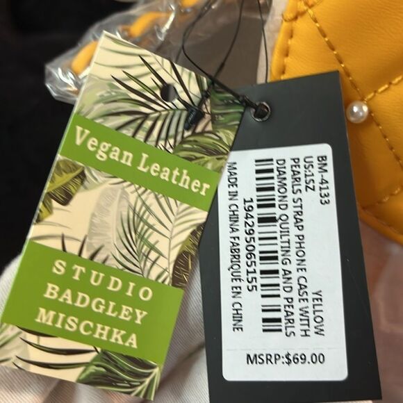 BADGLEY MISCHKA YELLOW PHONE CASE WITH DIAMOND QUILTING CROSSBODY & PEARL STRAP - Picture 3 of 6